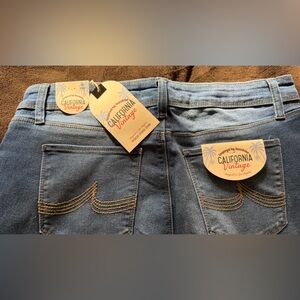 NWT California Vintage Denim Jeans in Medium Blue Size 16